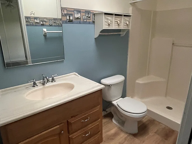 1321 Wayne Ave — Photo 10
