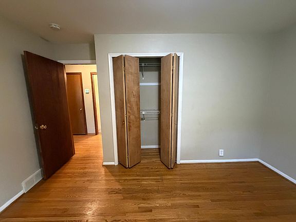 3rd image of 9548 4th Ave S