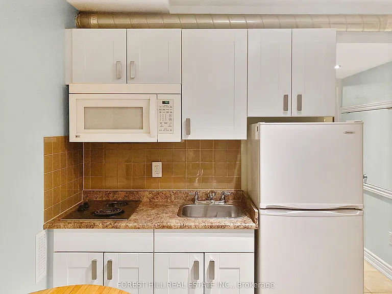 1491 Dundas St W #1B — Photo 4