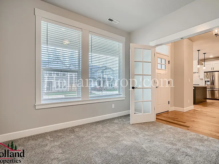 5981 SE Skylight St — Photo 11