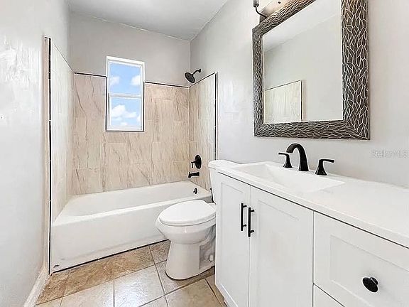 4th image of 203 5TH AVENUE NW