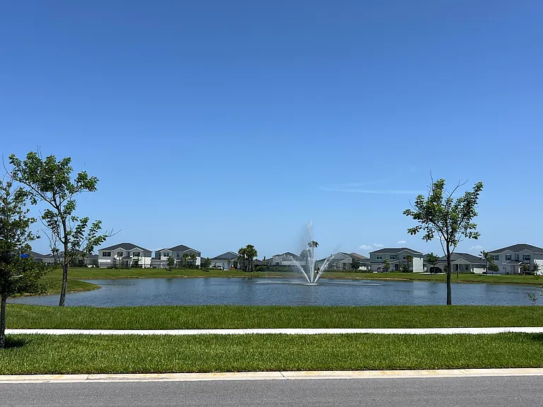 12226 SW Roma Cir — Photo 2