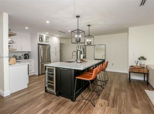 16509 Fox Den Ct, Miami Lakes, FL 33014