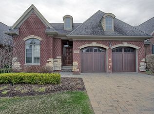 5382 Pembrooke Crossing Ct, West Bloomfield, MI