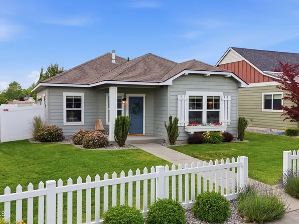 6581 N Descartes Dr, Coeur D Alene, ID 83815