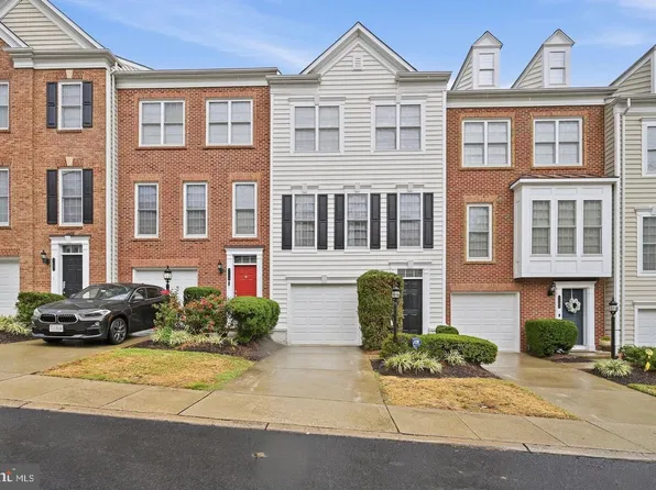 2161 Oberlin Dr, Woodbridge, VA 22191
