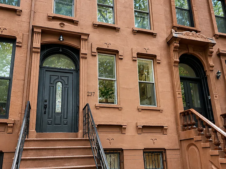 237 Madison St #1 — Photo 10