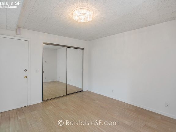 5th image of 1108 1/2 Shrader St
