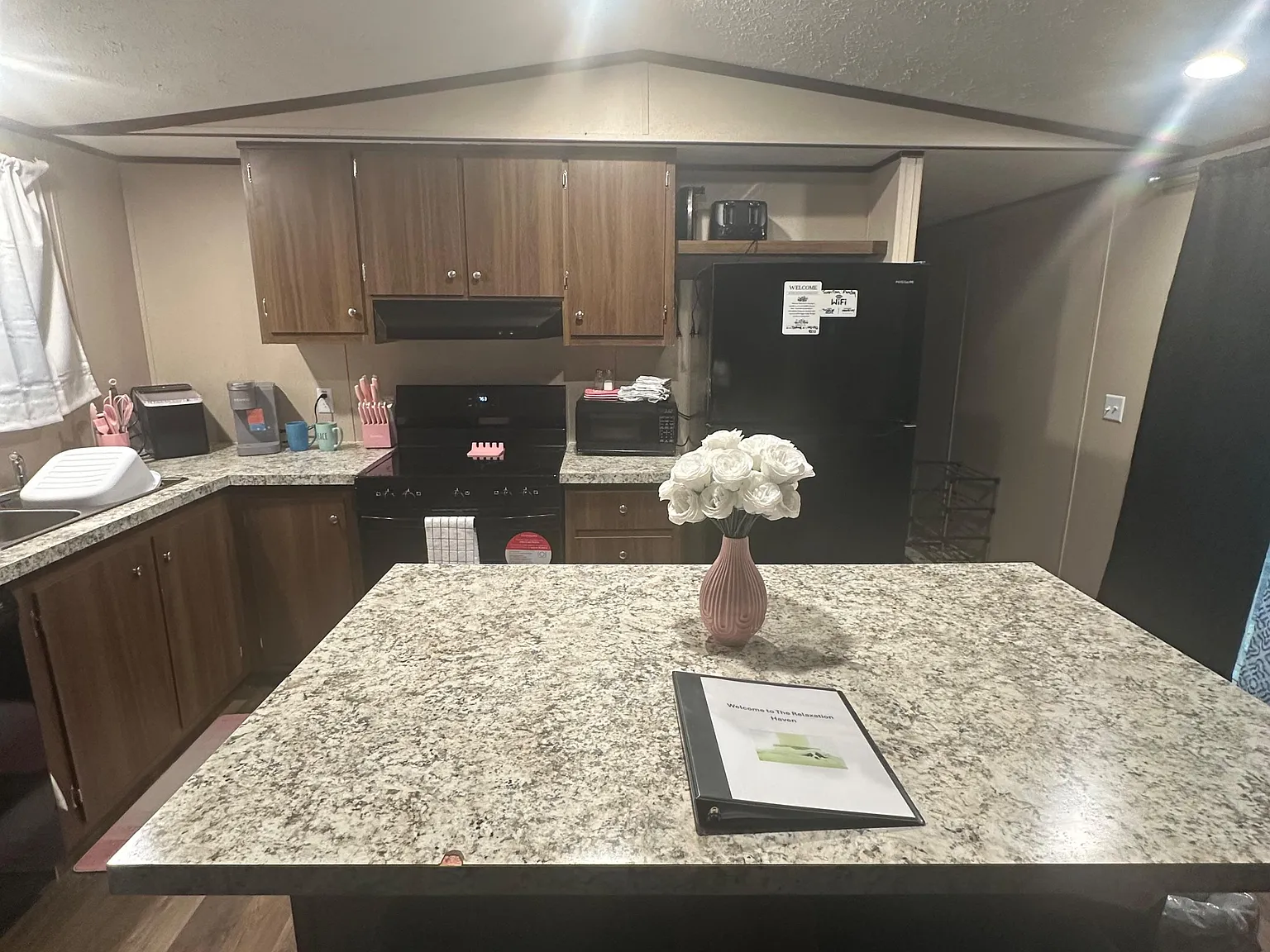 3 bed, 2.0 bath, 1400 sqft, $546 — Photo 2
