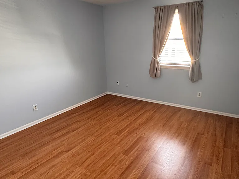 111 Reliance Cir — Photo 6