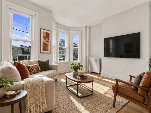 128 Washington Ave, Chelsea, MA 02150