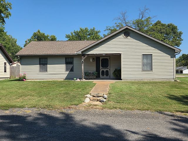 1st image of 107 Janet Ave
