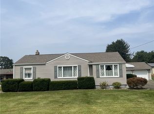 9 Foster Dr, New Middletown, OH 44442