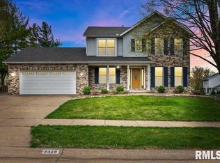 2349 Hunter Rd, Bettendorf, IA