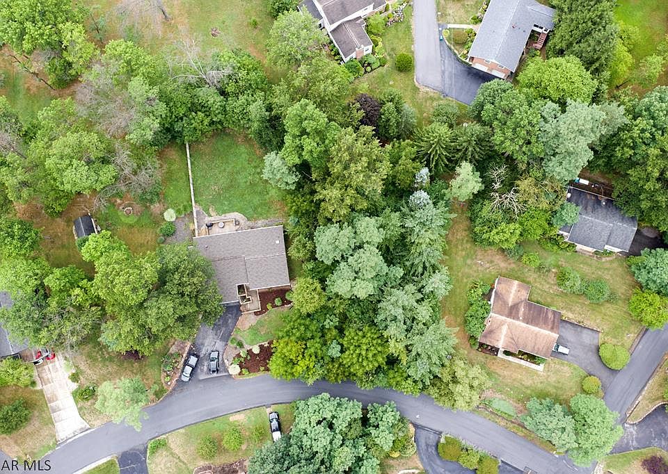 1st image of 23 Circle Dr