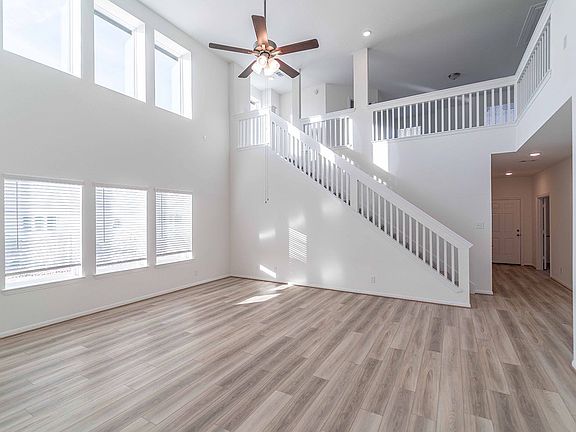 5th image of 25075 Apricot Ct