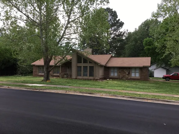 1910 Spanish Oaks Dr SE, Huntsville, AL 35803