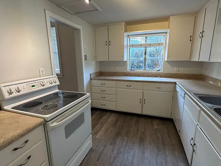 1824 Perry Pl — Photo 8