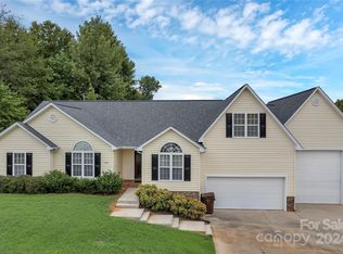 7300 Wahoo Ct, Gastonia, NC 28056