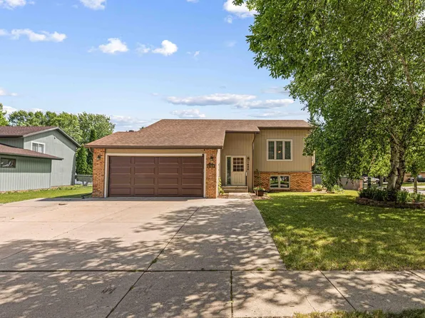 1626 36 1/2 Ave S, Fargo, ND 58104
