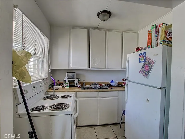 193 W Washburn Ave #A — Photo 3