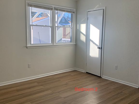 3rd image of 604 Muhlenberg Ave #1