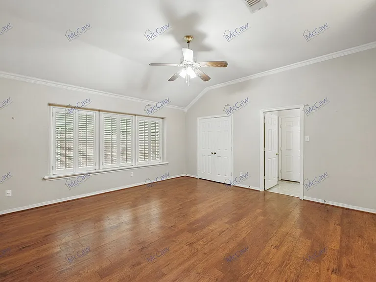 211 Sendero Dr — Photo 14