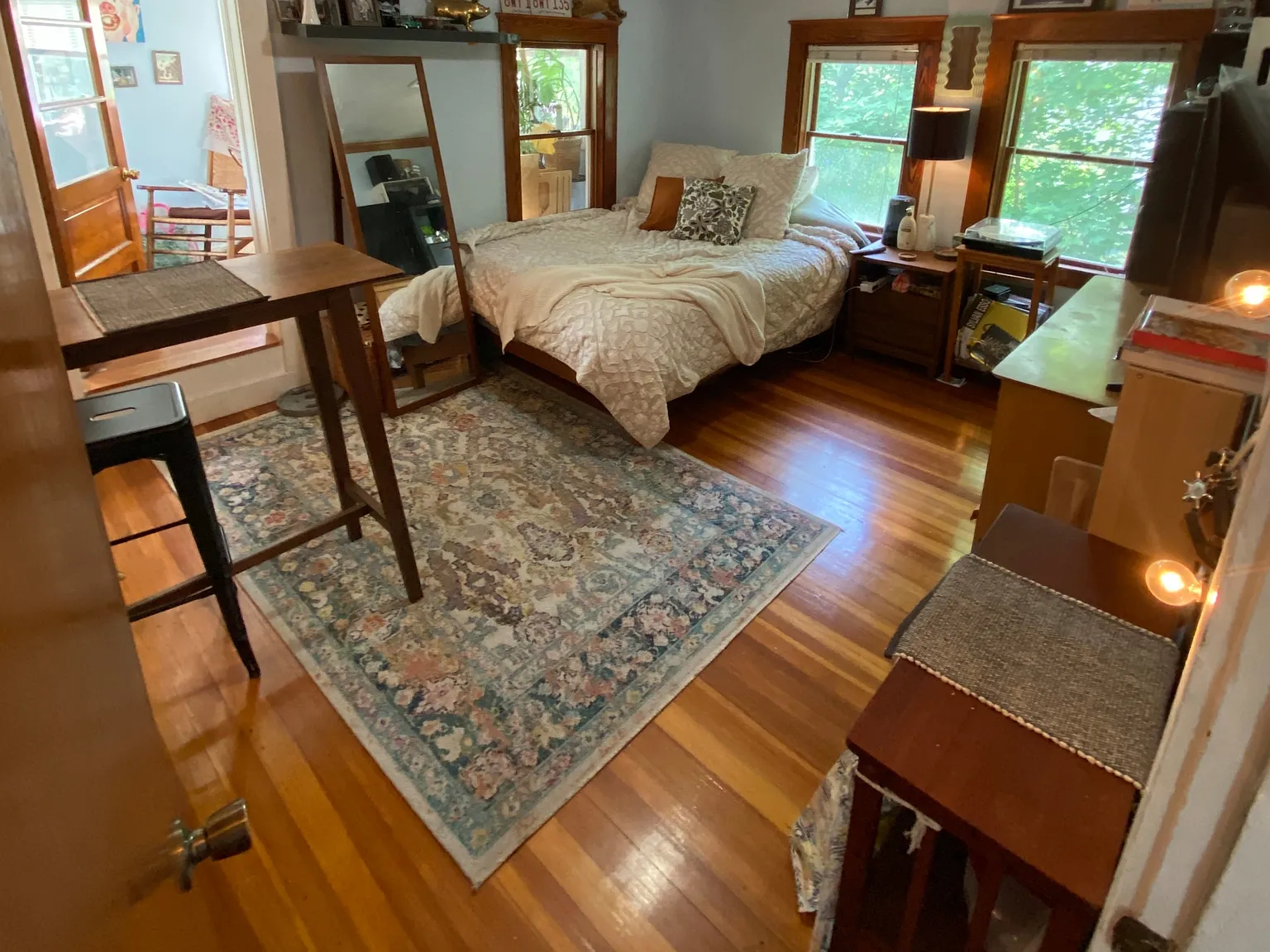 4 bed, 1300 sqft, $1,295 — Photo 2