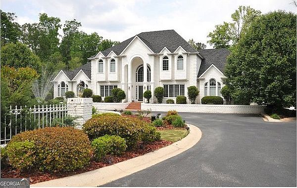 1st image of 170 Howard Oaks Dr