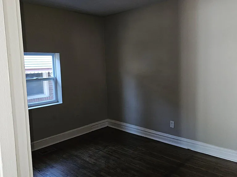 4852 San Francisco Ave — Photo 2