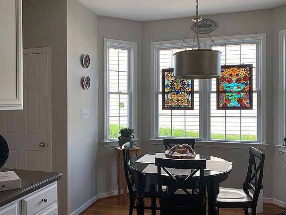 3rd image of 4933 Willows Green Ln