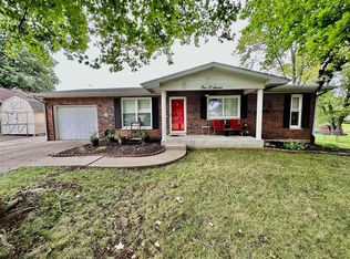 107 Charles St, Brighton, IL 62012