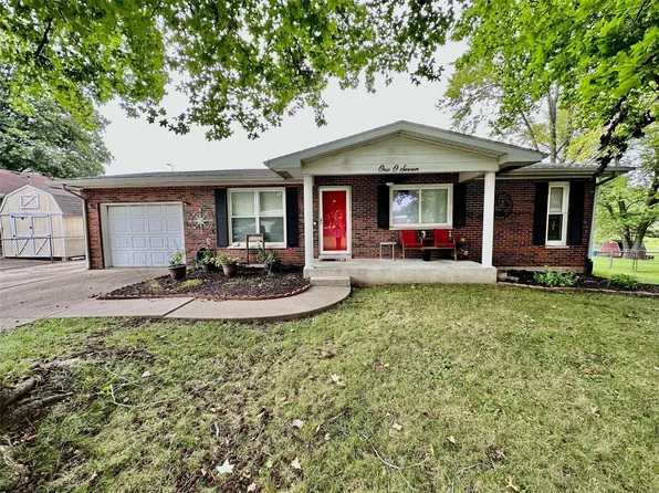 107 Charles St, Brighton, IL 62012