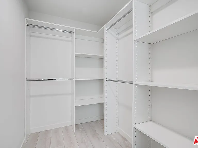 1021 S Shenandoah St #303 — Photo 8