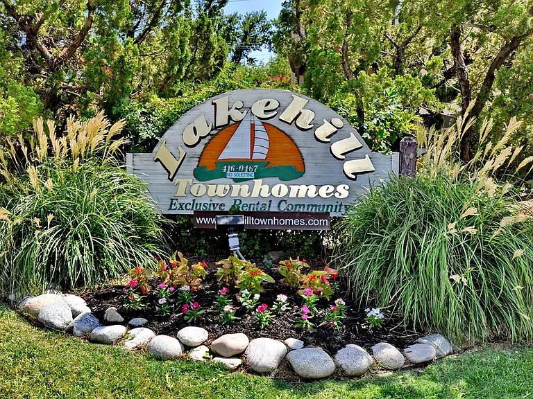 Lakehill Townhomes — Photo 9
