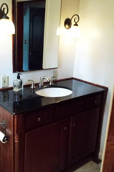 Bathroom in the garden level Suite