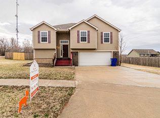 2705 Hackberry Dr, Junction City, KS 66441