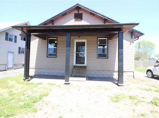 2535 E 25th St, Granite City, IL 62040