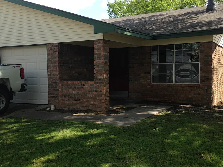 6806 Jackson St — Photo 1