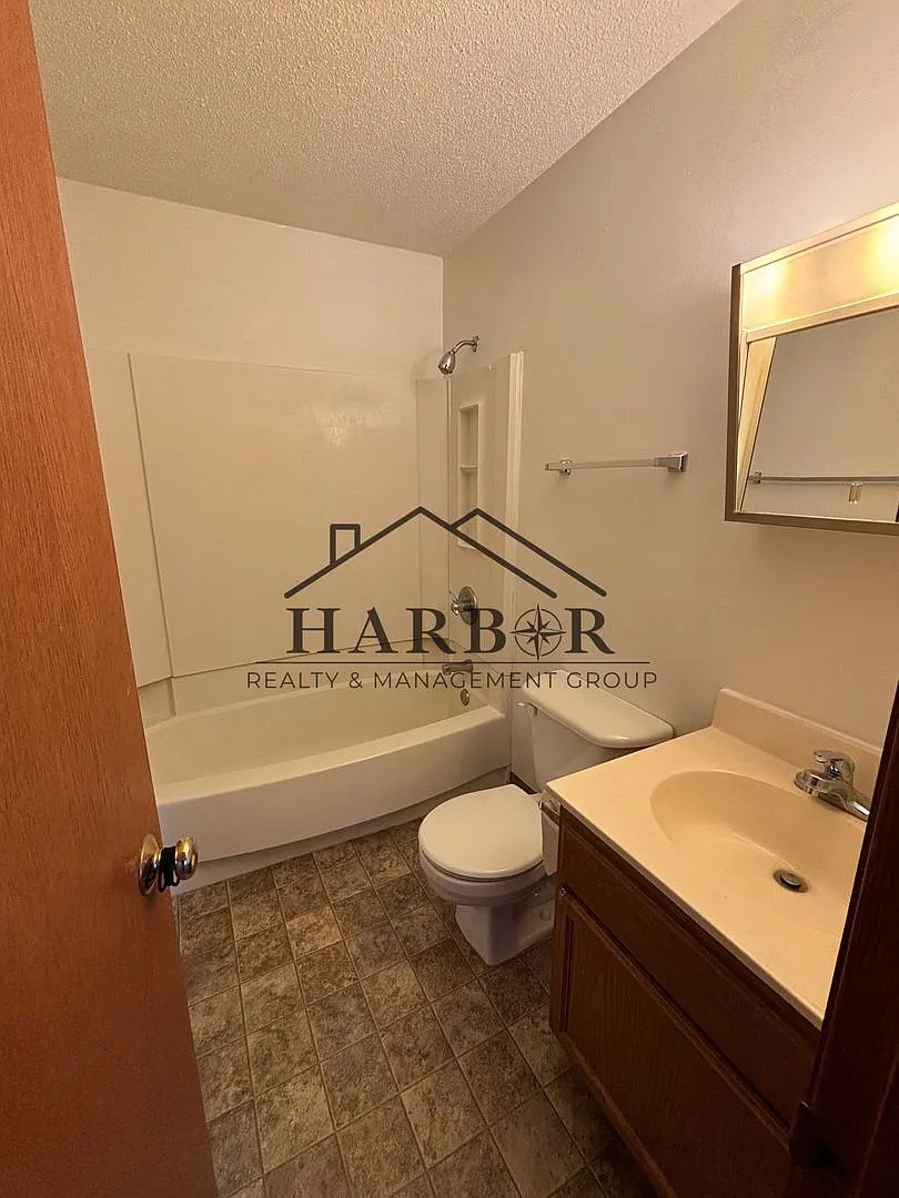 Hayfield Greens Apartments — Photo 4