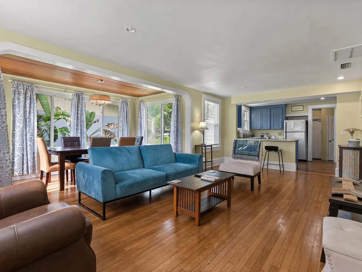 3 bed, 1232 sqft, $2,300 — Photo 3