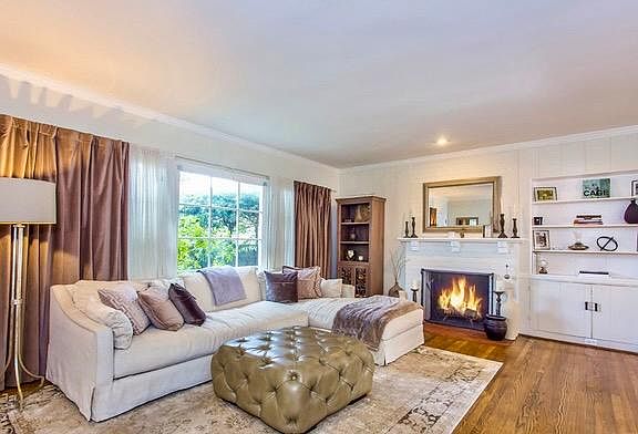 3rd image of 1833 Fox Hills Dr #1833