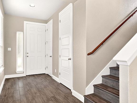 4th image of 205 Oakstone Dr