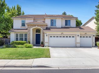 2696 Robinwood Ave, Clovis, CA 93611