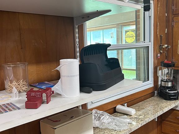 2nd image of 909 Country Club Dr #5