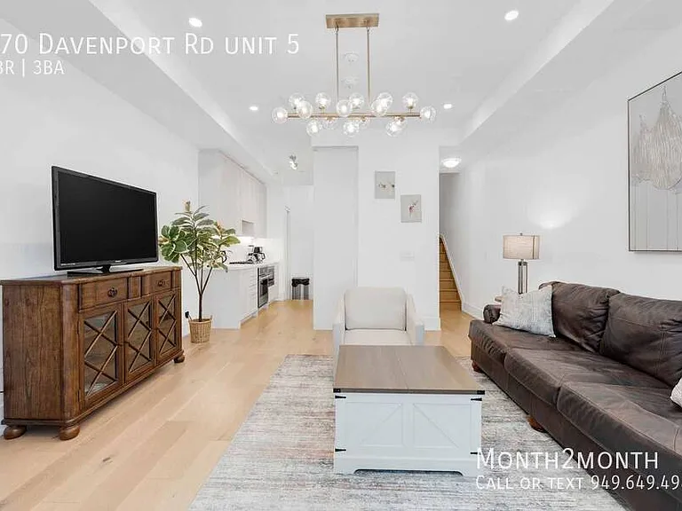 270 Davenport Rd #5 — Photo 4