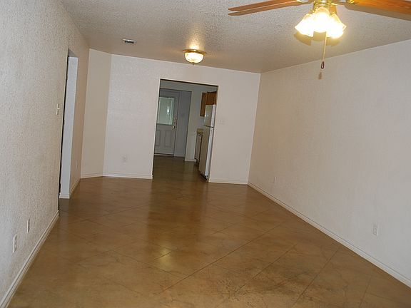 4th image of 913 Maplewood St Unit A