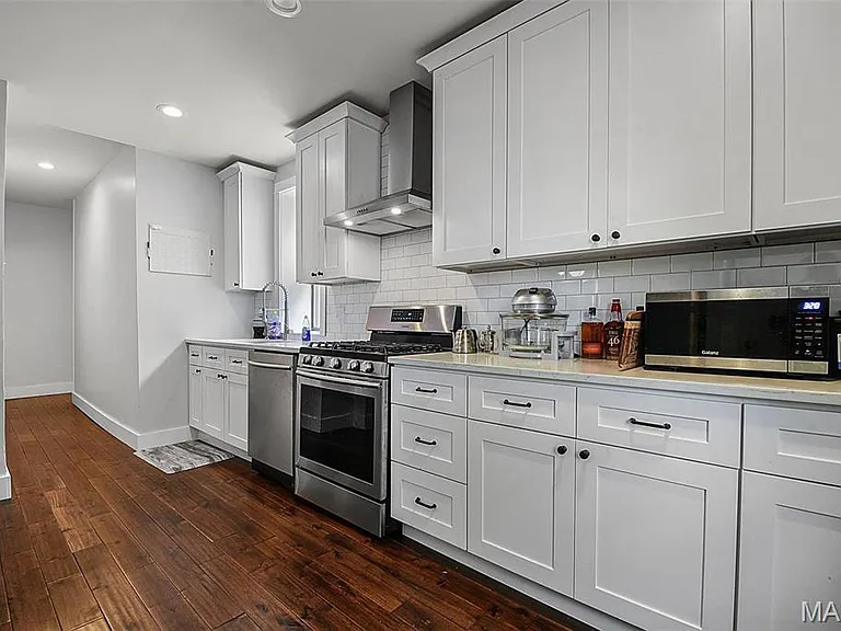 4631 Washington Ave — Photo 12