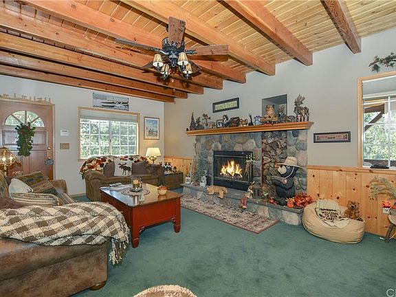 4th image of 940 Sandalwood Dr