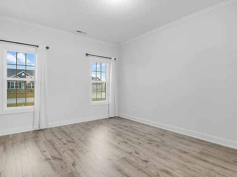 917 Uplands Ln — Photo 17